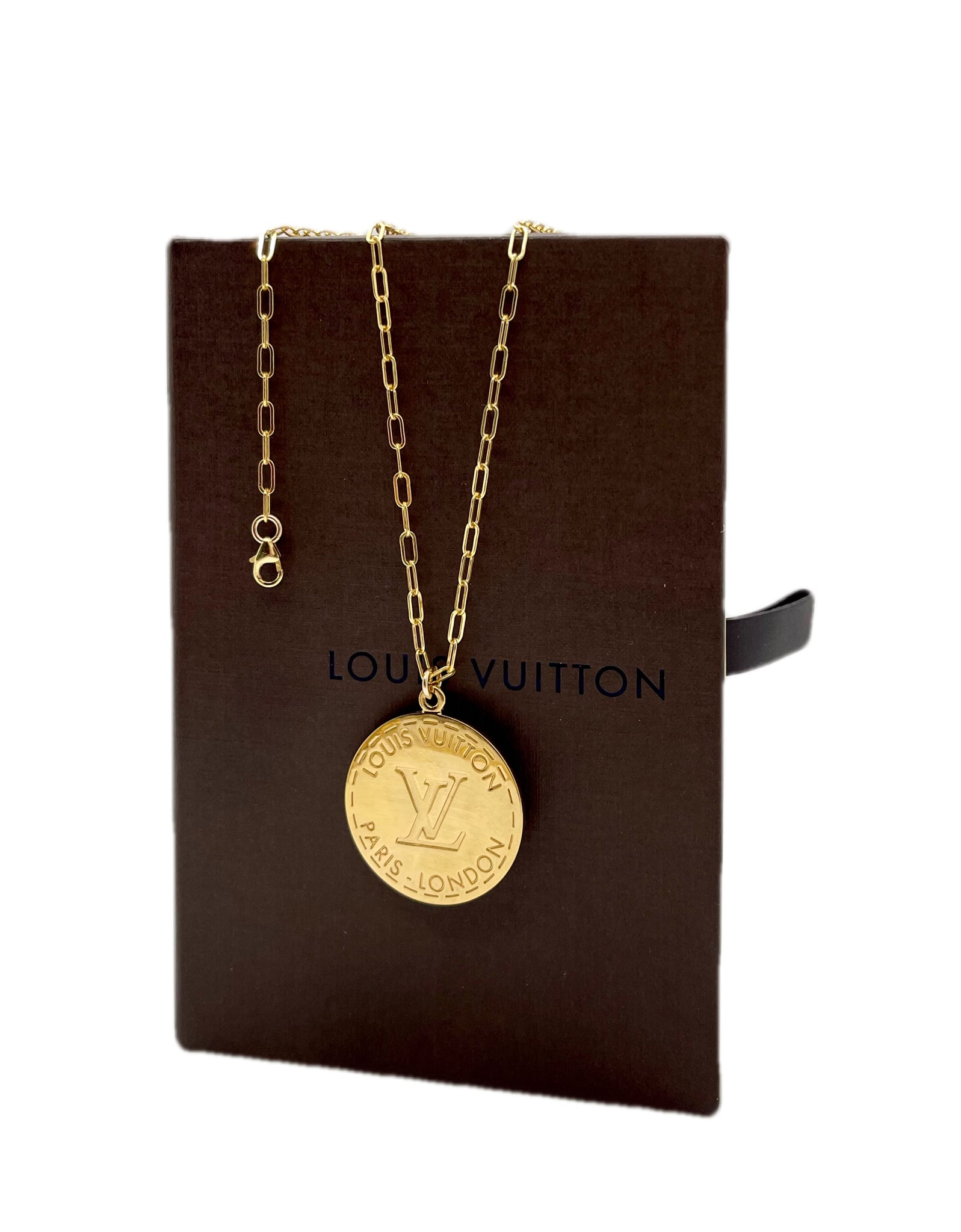 Louis Vuitton Monogram Necklace Gold Metal