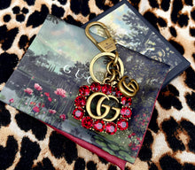 Load image into Gallery viewer, Repurposed Gucci Jaguar Keychain Clasp Textured Vintage Necklace