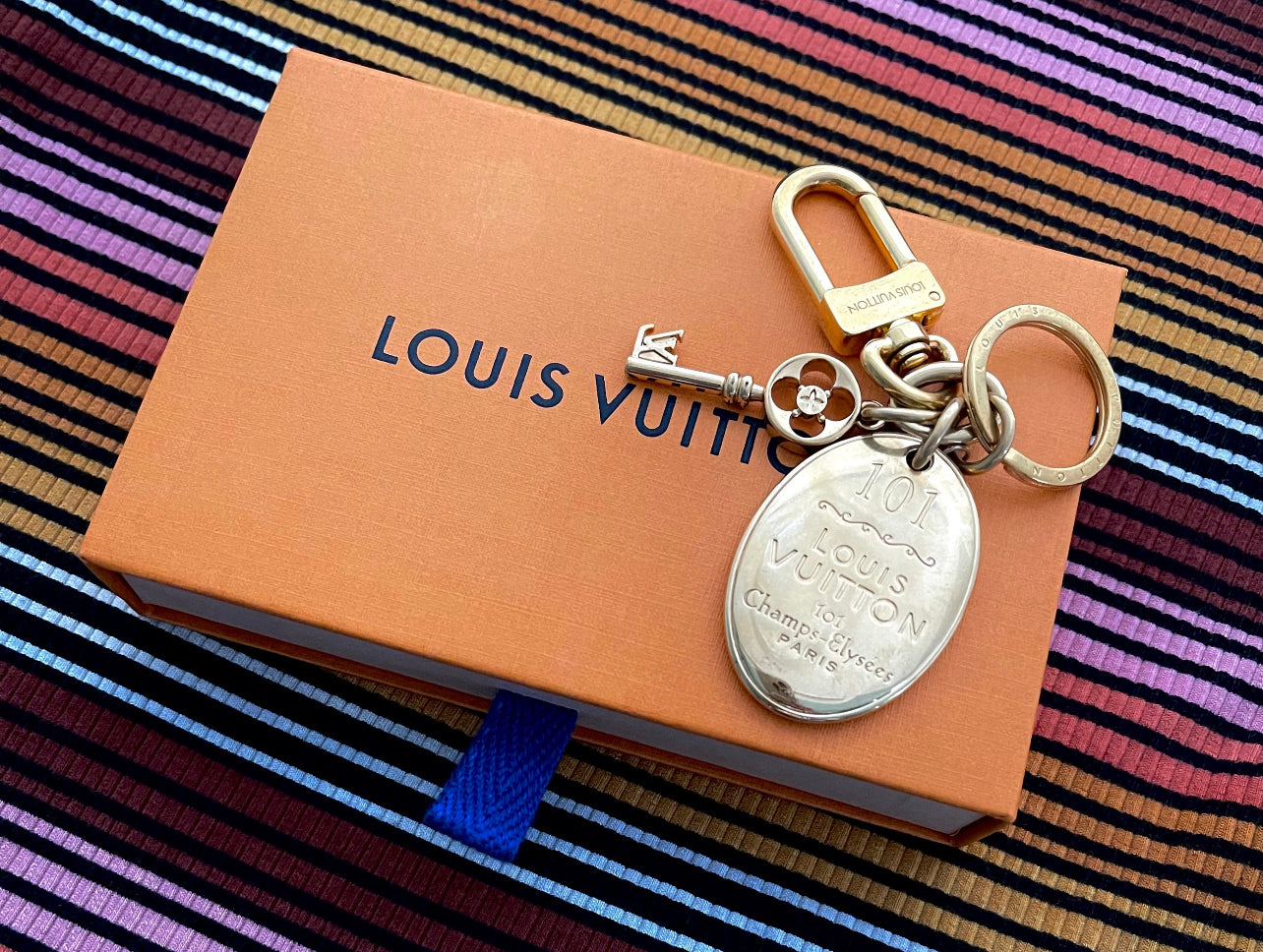Repurposed Vintage Louis Vuitton Champs Elysèes Paris Necklace –  DesignerJewelryCo